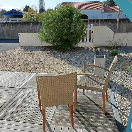 Maison Conviviale Pres Et Foret, Parking *