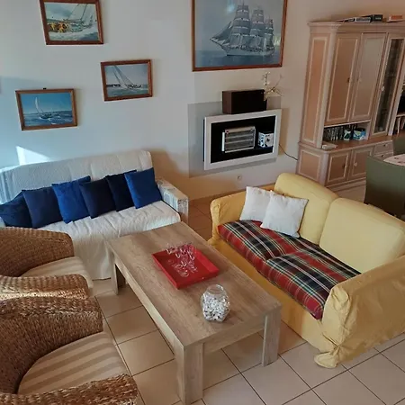 Maison Conviviale Pres Et Foret, Parking *